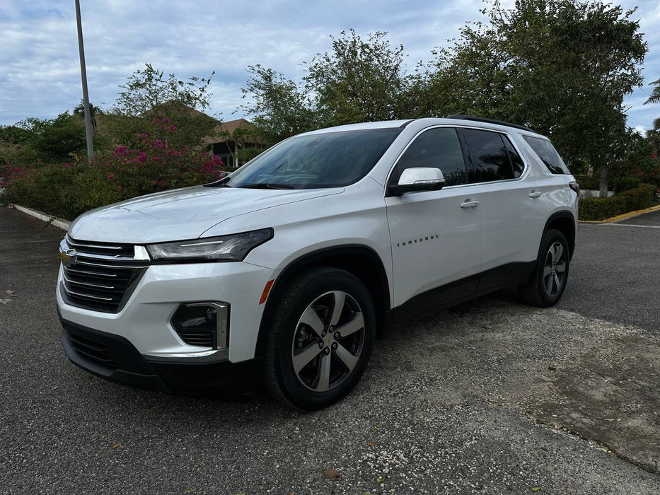 Chevrolet Traverse LT 2023 – Tracción 4WD, Gasolina, Color Blanco - Vehículos usados y nuevos en venta a los mejores precios en República Dominicana