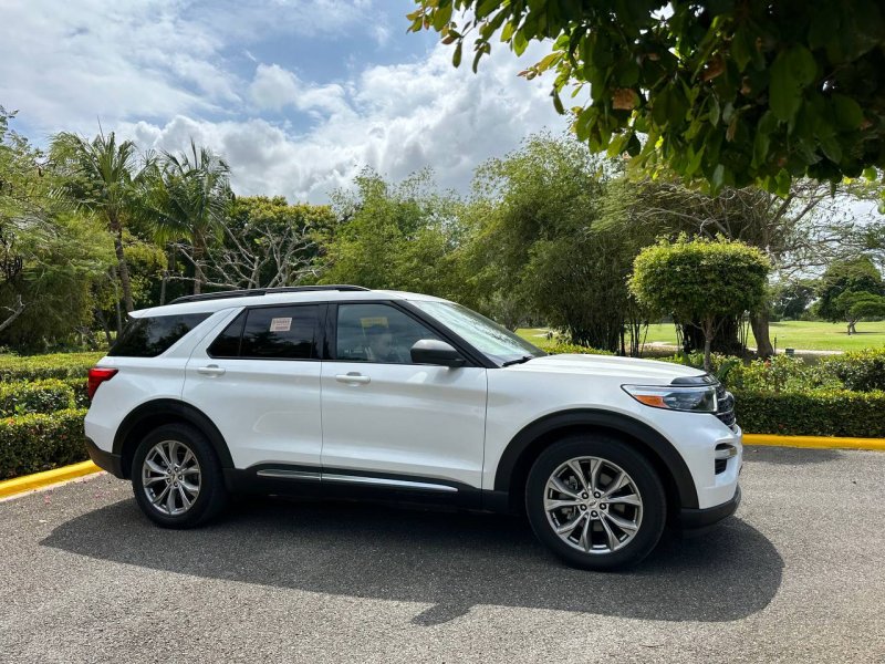Ford Explorer XLT – 2020, Blanco, 4×4 - Vehículos usados y nuevos en venta a los mejores precios en República Dominicana