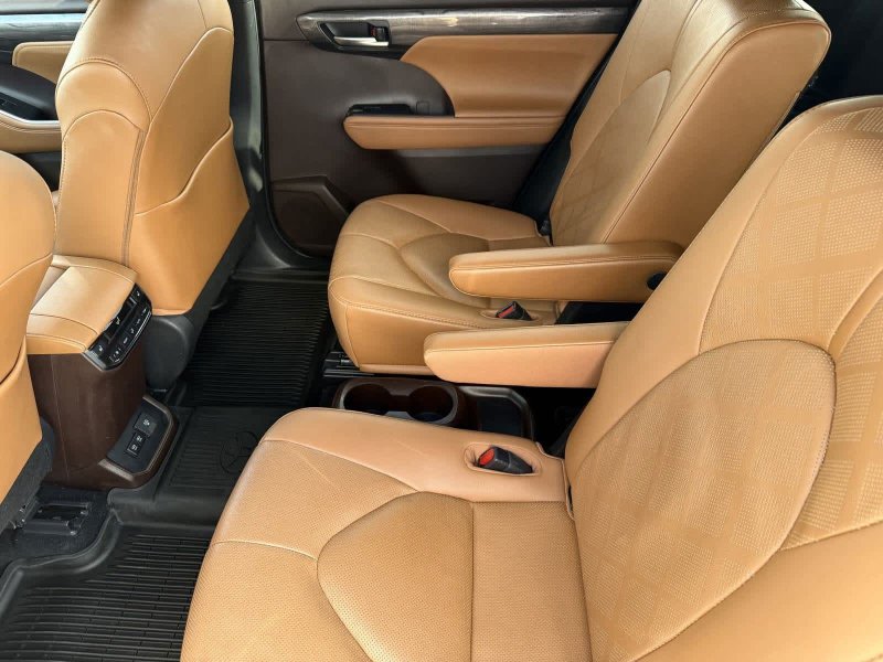 Toyota Highlander Platinum 2021 – Tracción AWD, Gasolina, Color Blanco perla - Vehículos usados y nuevos en venta a los mejores precios en República Dominicana