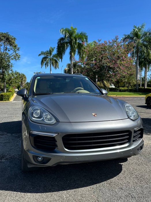 Porsche Cayenne 2017 – Transmisión Automática, Tracción AWD, Gasolina, Color Gris - Vehículos usados y nuevos en venta a los mejores precios en República Dominicana