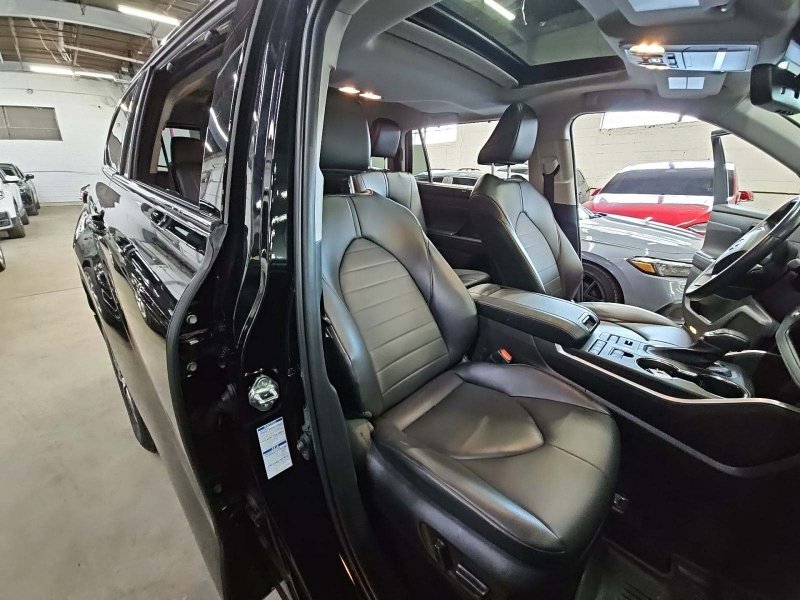 Toyota Highlander XLE 2022 – Tracción AWD, Gasolina, Color Negro - Vehículos usados y nuevos en venta a los mejores precios en República Dominicana