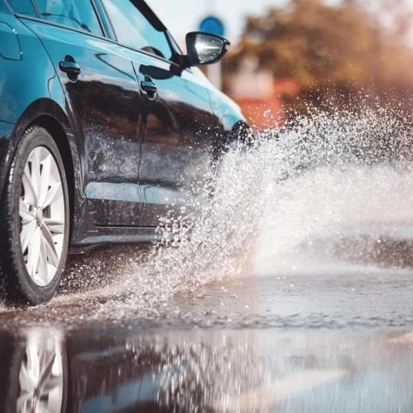 Mantenimiento Estacional del Auto: Preparación para Climas Calurosos, Lluvias y Humedad Mantenimiento Estacional del Auto: Preparación para Climas Calurosos, Lluvias y Humedad