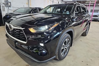 Toyota Highlander XLE 2022 – Tracción AWD, Gasolina, Color Negro Toyota Highlander XLE 2022 – Tracción AWD, Gasolina, Color Negro